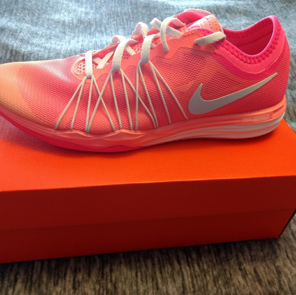 WMNS Nike Dual Fusion TR Hit Fade Sz 8.5